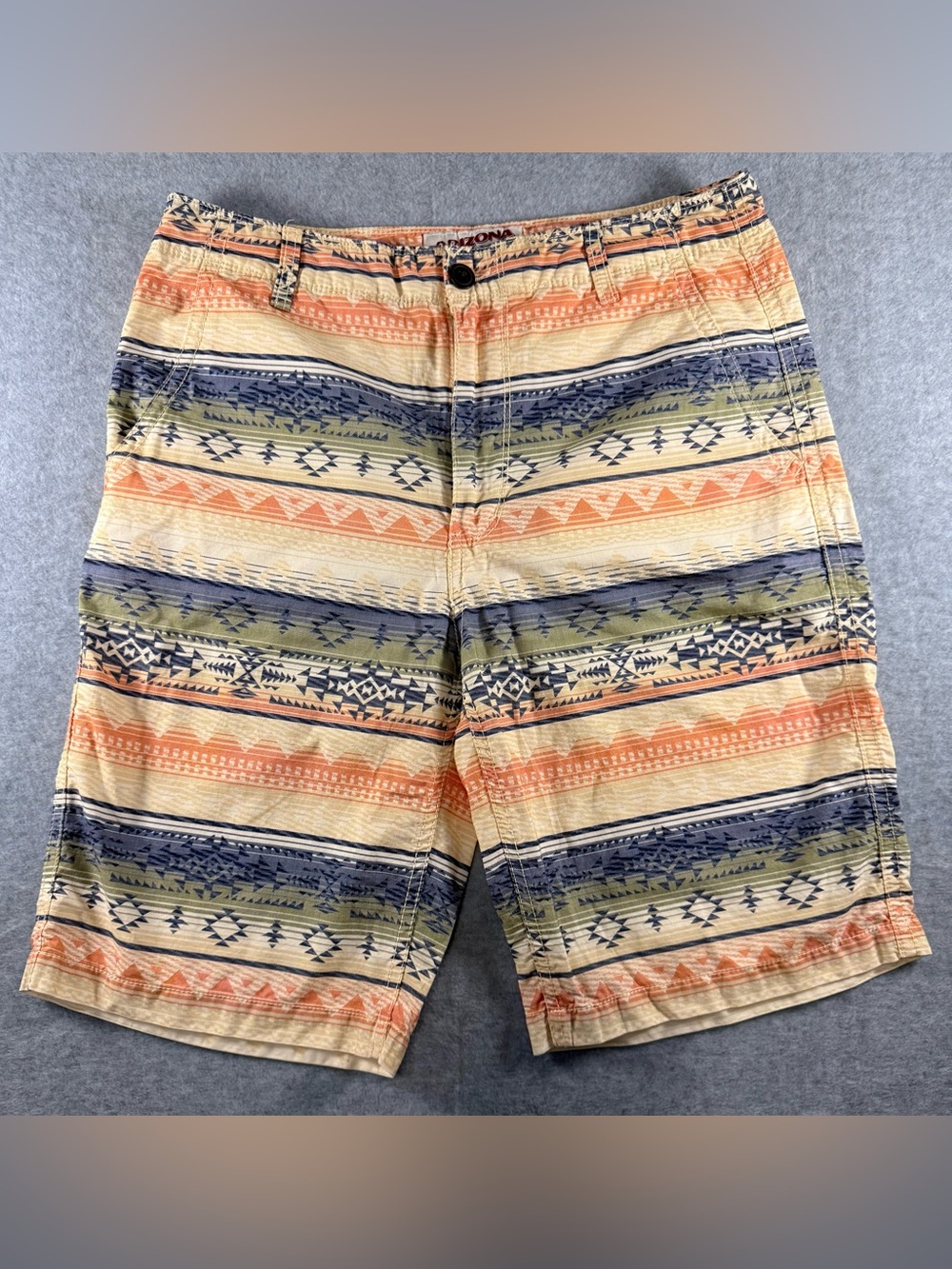 Men’s Arizona shorts   Size 33